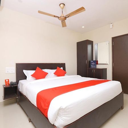 Oyo 14735 Nakshatra Grand Tirupati Exterior photo