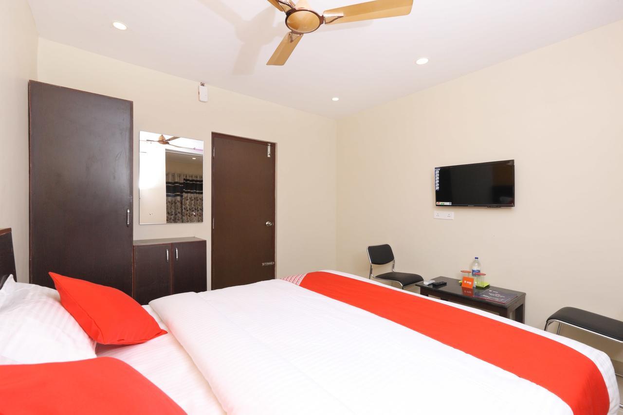 Oyo 14735 Nakshatra Grand Tirupati Exterior photo