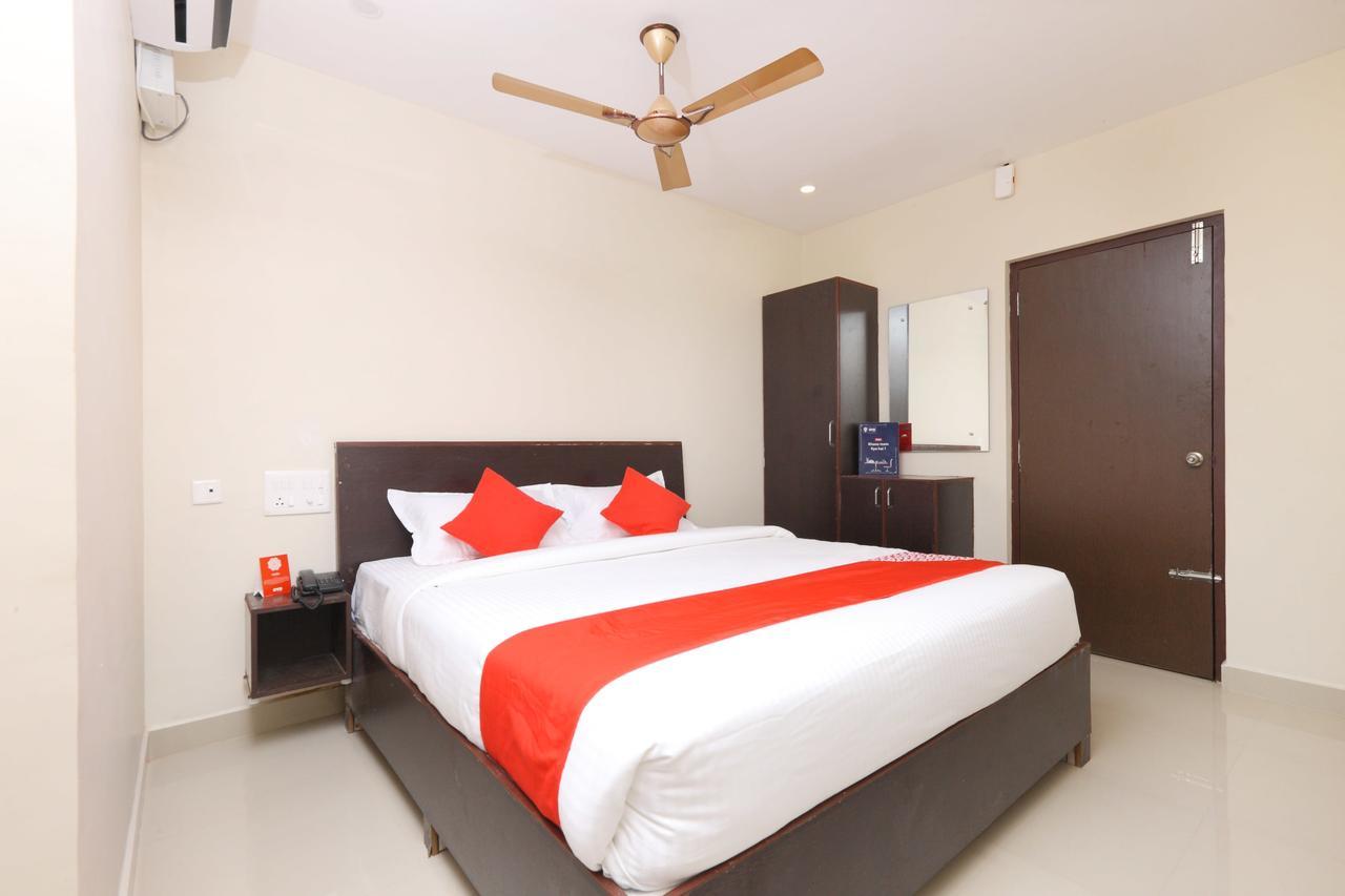 Oyo 14735 Nakshatra Grand Tirupati Exterior photo