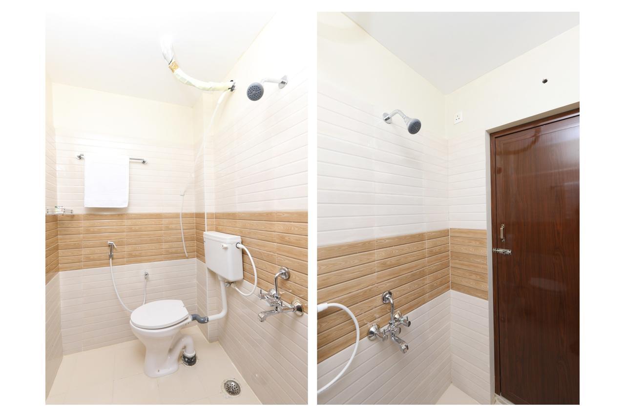 Oyo 14735 Nakshatra Grand Tirupati Exterior photo