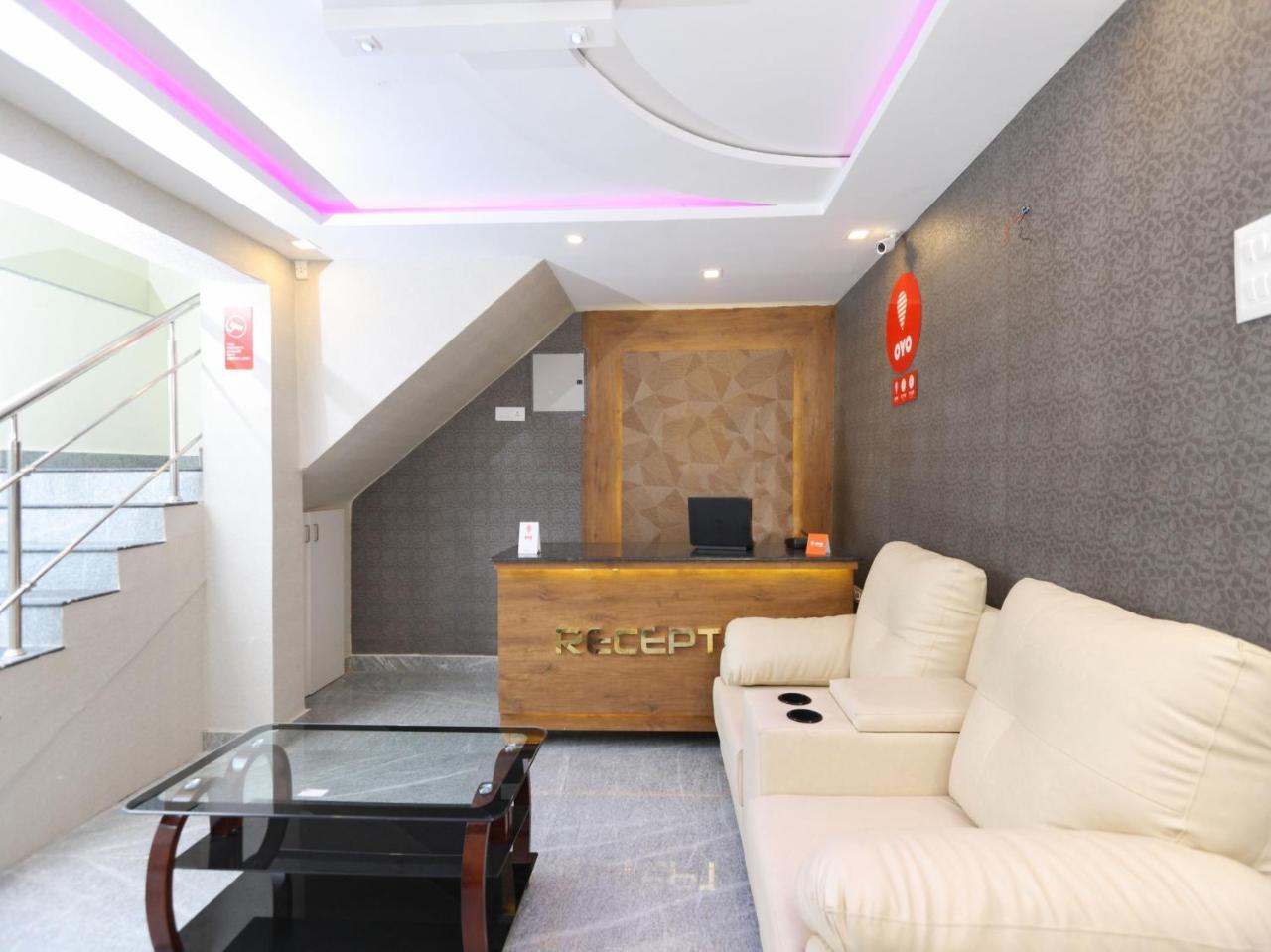 Oyo 14735 Nakshatra Grand Tirupati Exterior photo